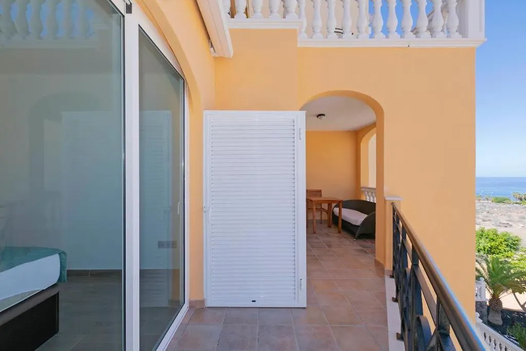 First Line Luxury Apartment Los Cristianos  Los Cristianos (Tenerife)