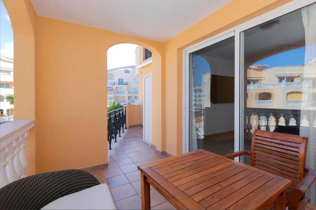 First Line Luxury Apartment Los Cristianos  Spagna